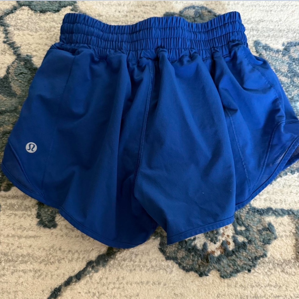 Lululemon hotty hot 2.5 shorts